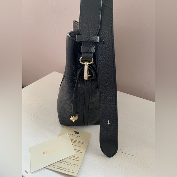 Radley London Dukes Place Medium Pebble Leather Compartment
Crossbody - Picture 8 of 8